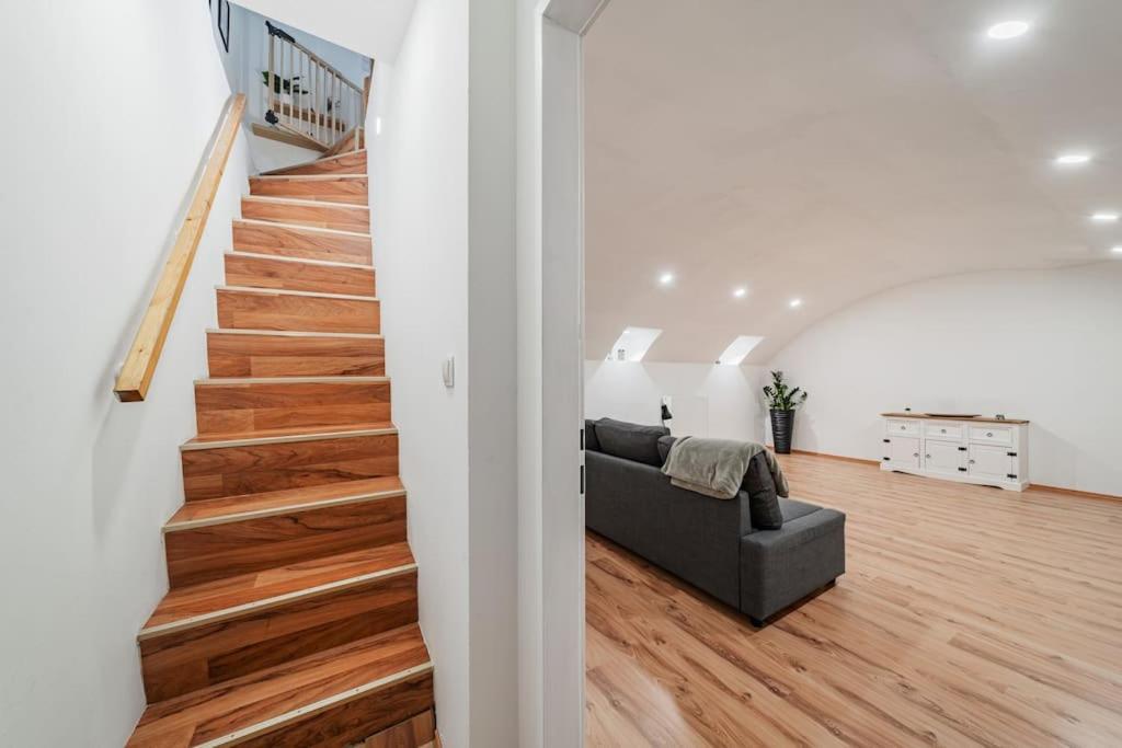 117 M² Near Nussdorferstrasse Apartman Bécs Kültér fotó