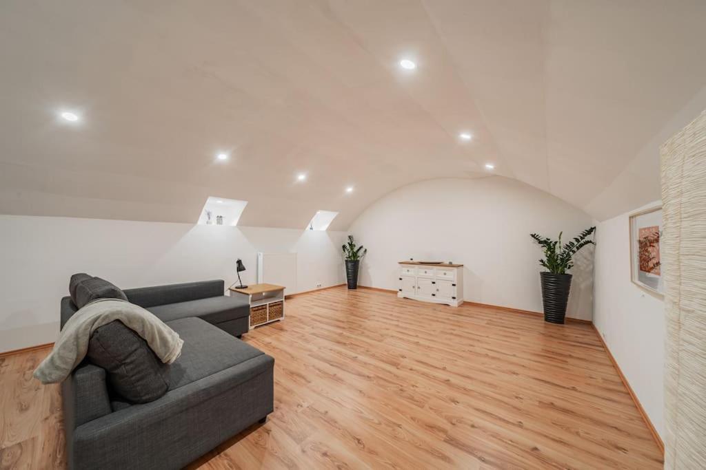 117 M² Near Nussdorferstrasse Apartman Bécs Kültér fotó